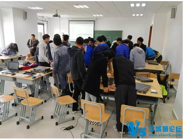 英胜国际EasyIn Lab与【临港-上海电机学院】共同组建【网络项目专项实验室】 