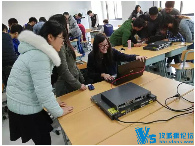 英胜国际EasyIn Lab与【临港-上海电机学院】共同组建【网络项目专项实验室】 