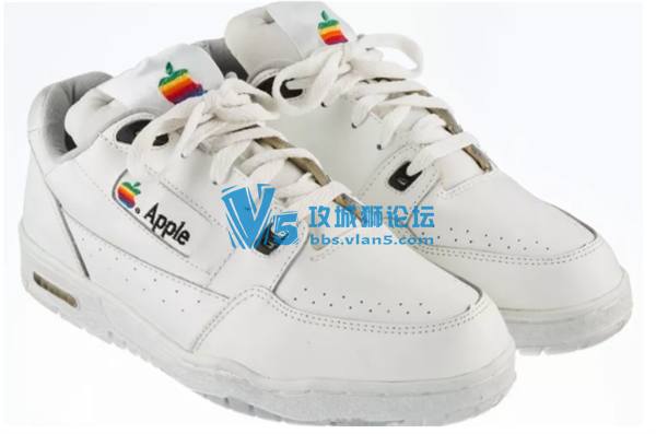30000美元！这双苹果运动鞋价格逆天
